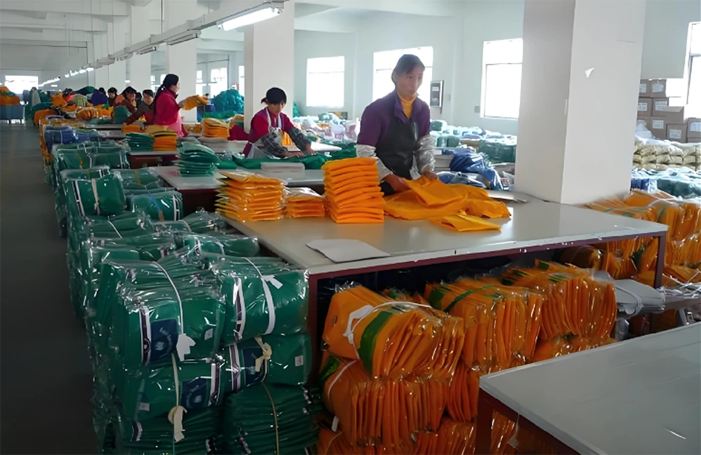 customized partnership solutions for apparel brands of all sizes img